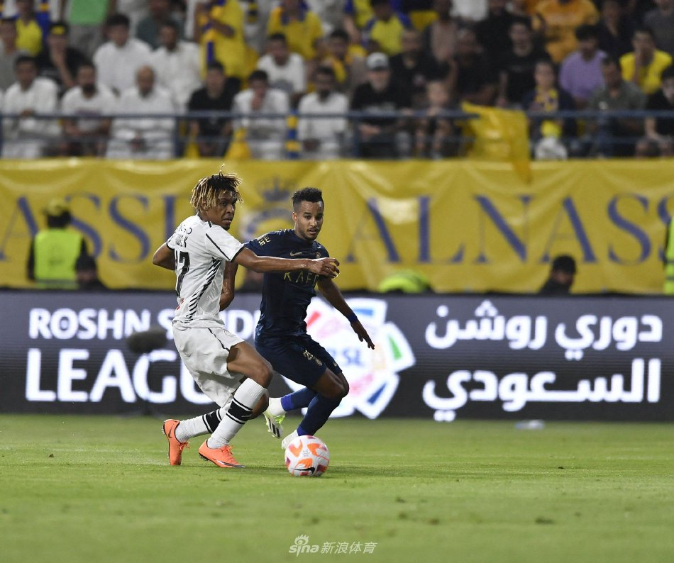 足球场也在 足球场也在