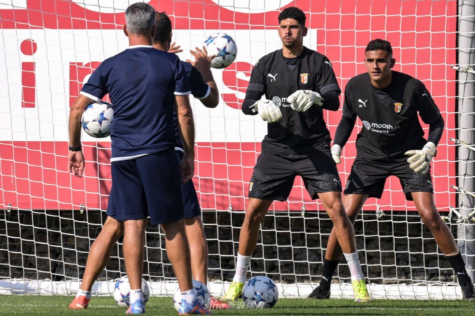 族相关的传 族相关的传